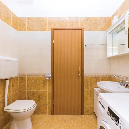 In Kastel Kambelovac *