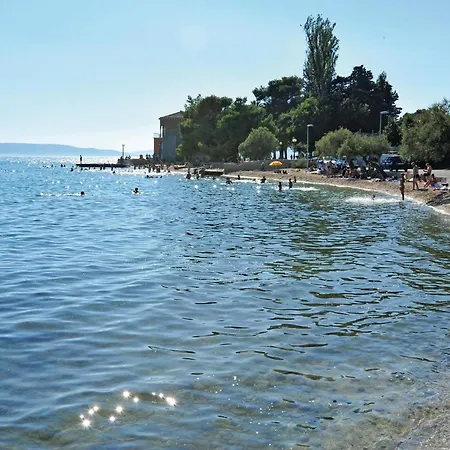 In Kastel Kambelovac 펜션 *